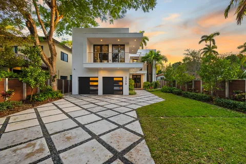 $4,950,000 | 3770 Kumquat Avenue, Miami, FL 33133