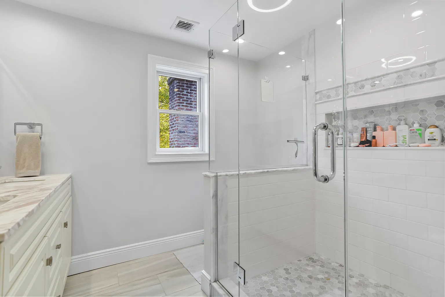 281 Wood House Road Fairfield, CT 06824 - Photo 15 of 28