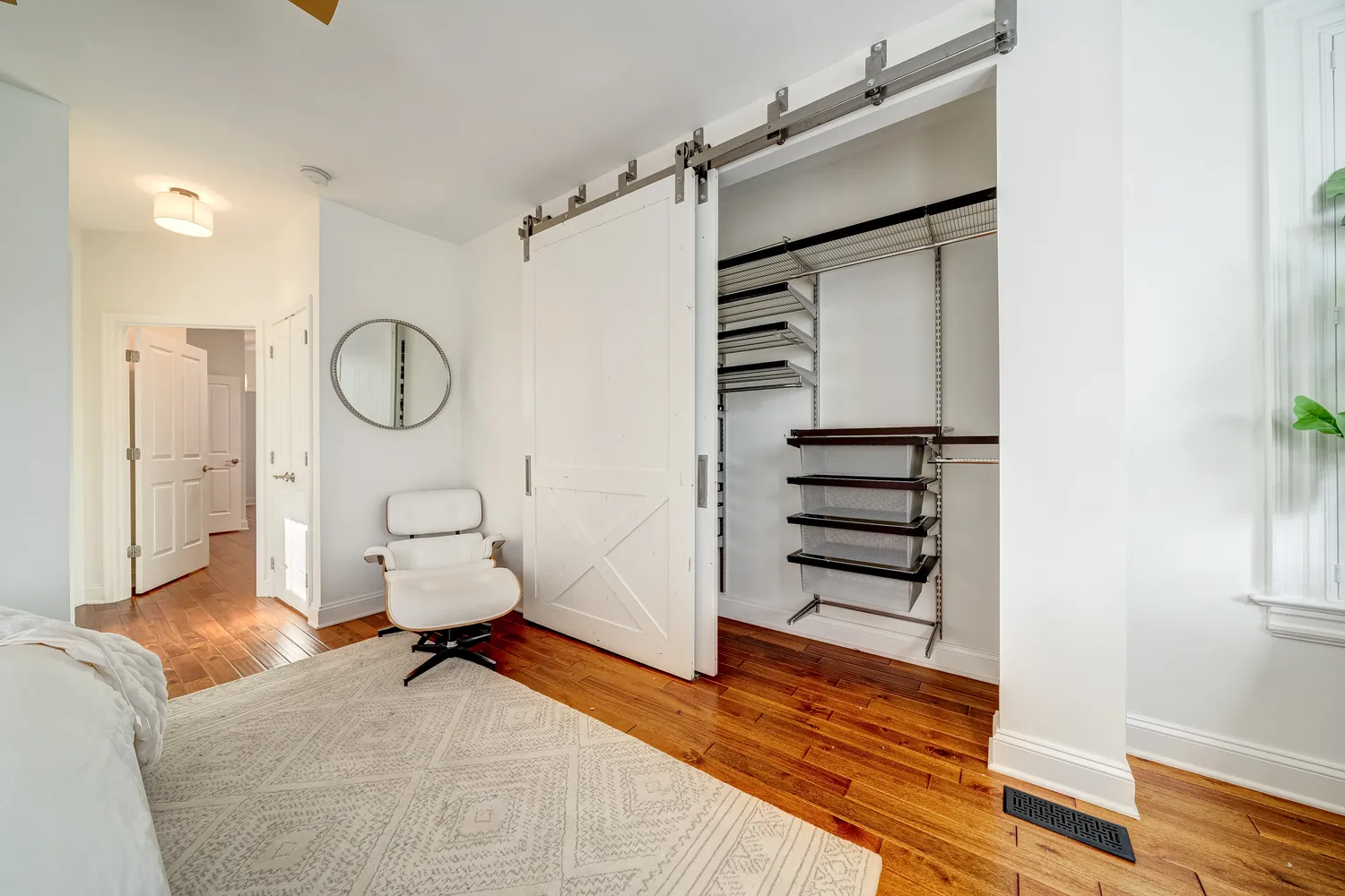 a view of livingroom with washer and dryer