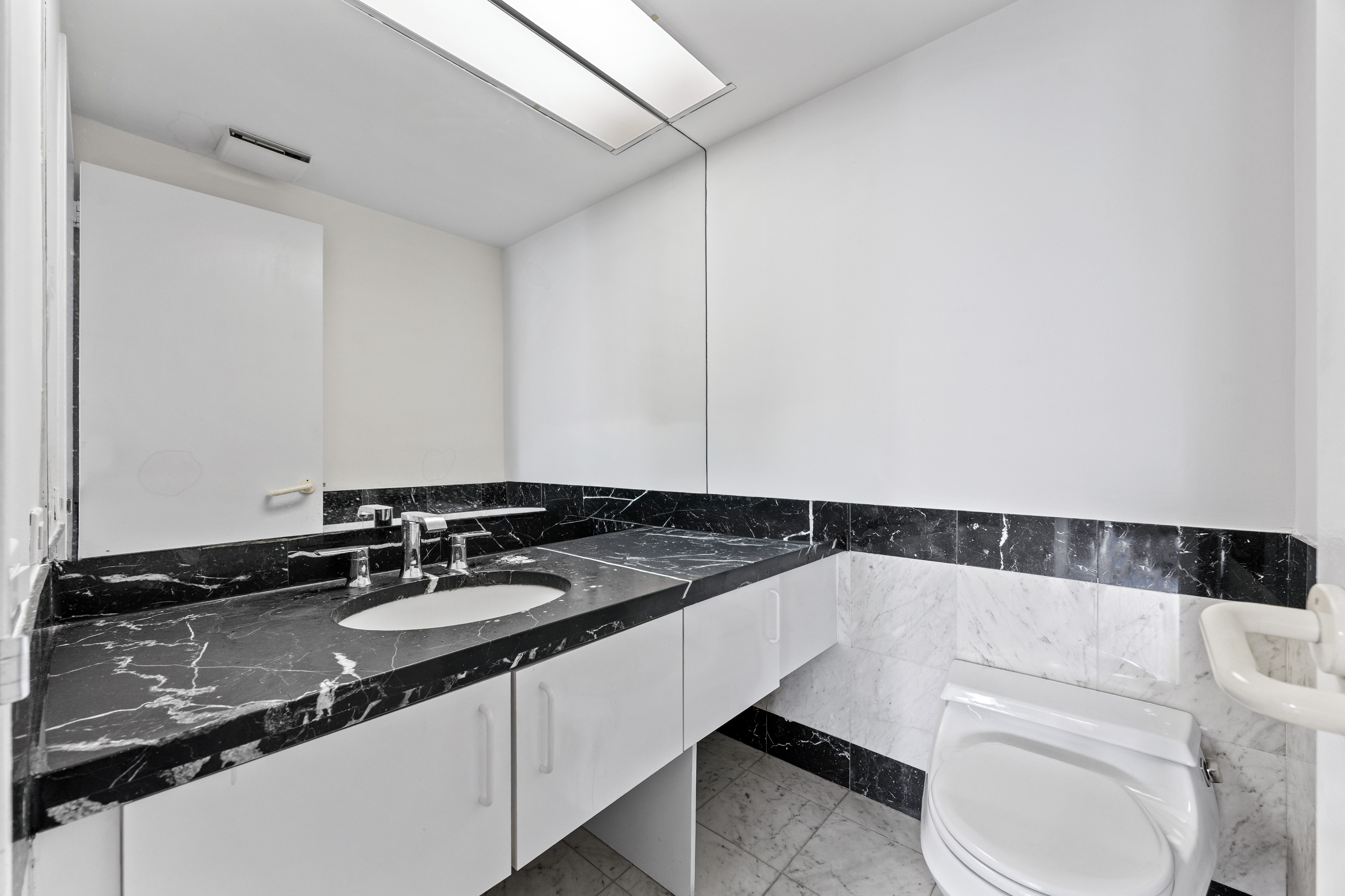 150 West 56th Street, Unit 4312 Manhattan, NY 10019 - Photo 11 of 18