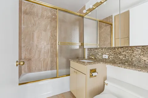 $3,195,000 | 201 West 72nd Street, Unit 8A | Upper West Side