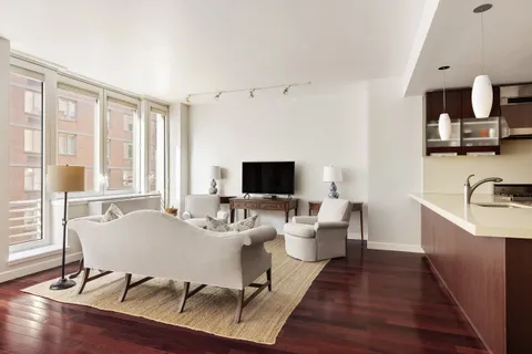 $1,599,000 | 125 West 21st Street, Unit 5B | Chelsea
