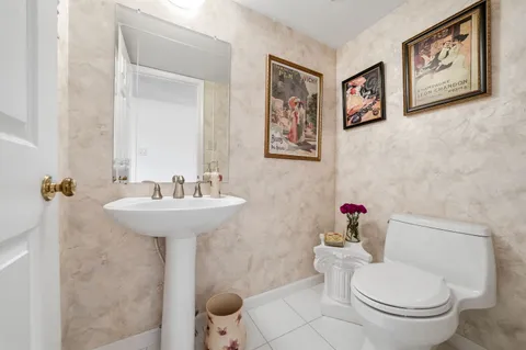 Contact Agent | Chanticleer, Cherry Hill, NJ 08003