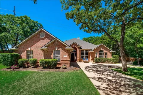 $525,000 | 14 Brook Hollow Lane, Trophy Club, TX 76262