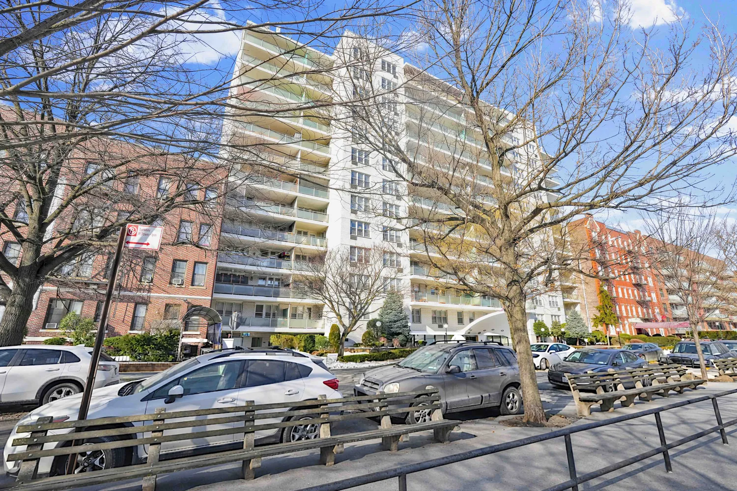 $950,000 | 370 Ocean Parkway, Unit 8H | Kensington