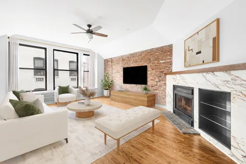 $1,675,000 | 244 West 23rd Street, Unit 5B | Chelsea