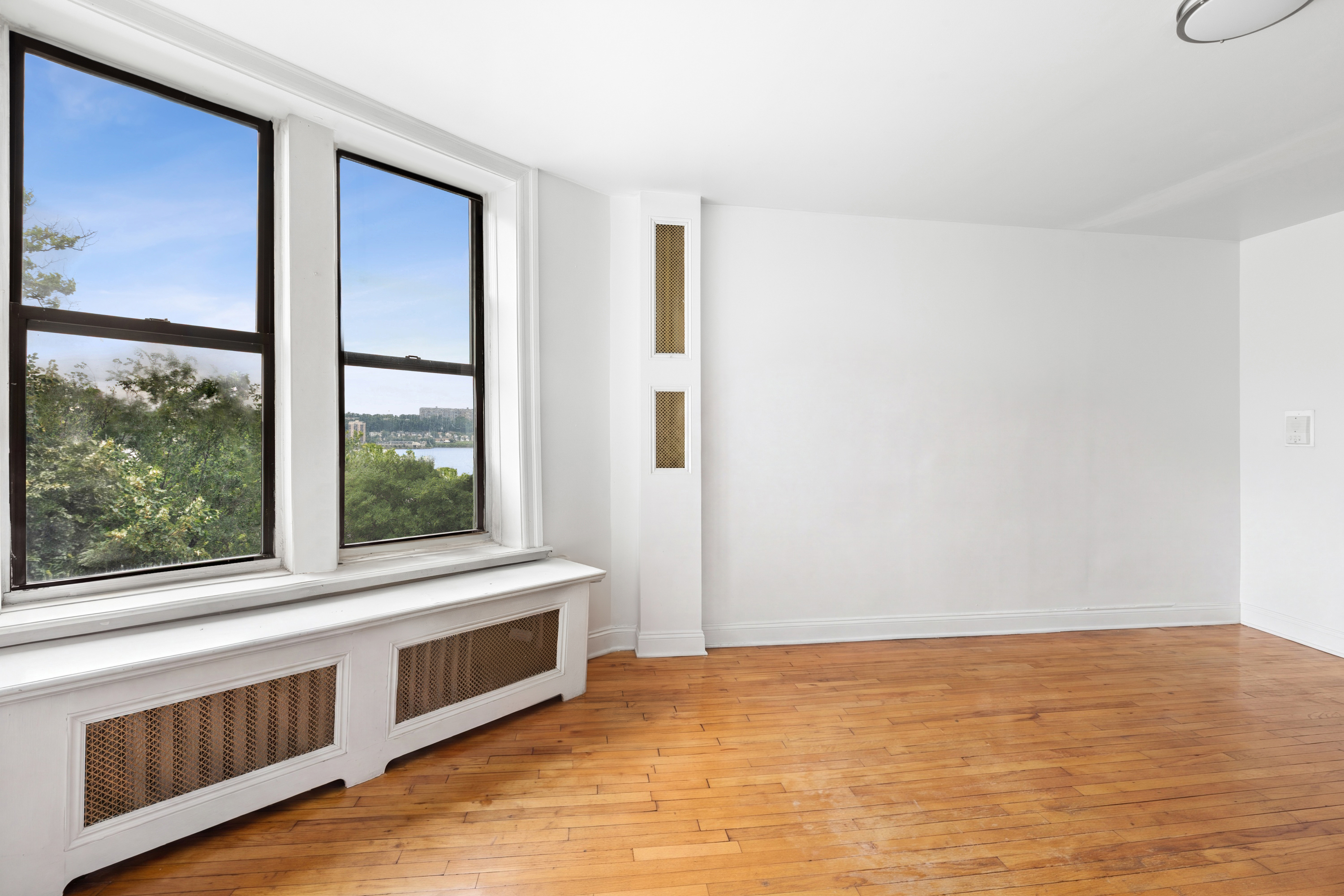 750 Riverside Drive, Unit 4C Manhattan, NY 10031 - Photo 3 of 19 Gallery Image 3