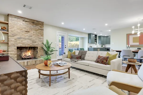 $1,499,900 | 2504 Deerfoot Trail, Austin, TX 78704