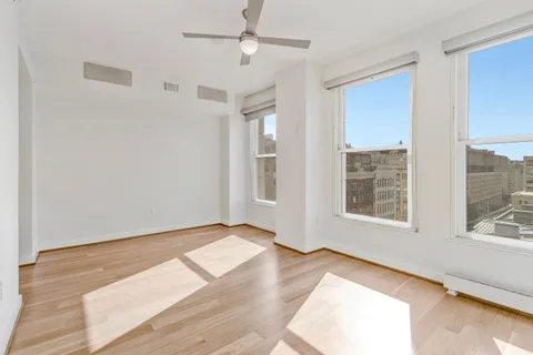 $1,350,000 | 675 E Street Northwest, Unit 900, Washington, DC 20004