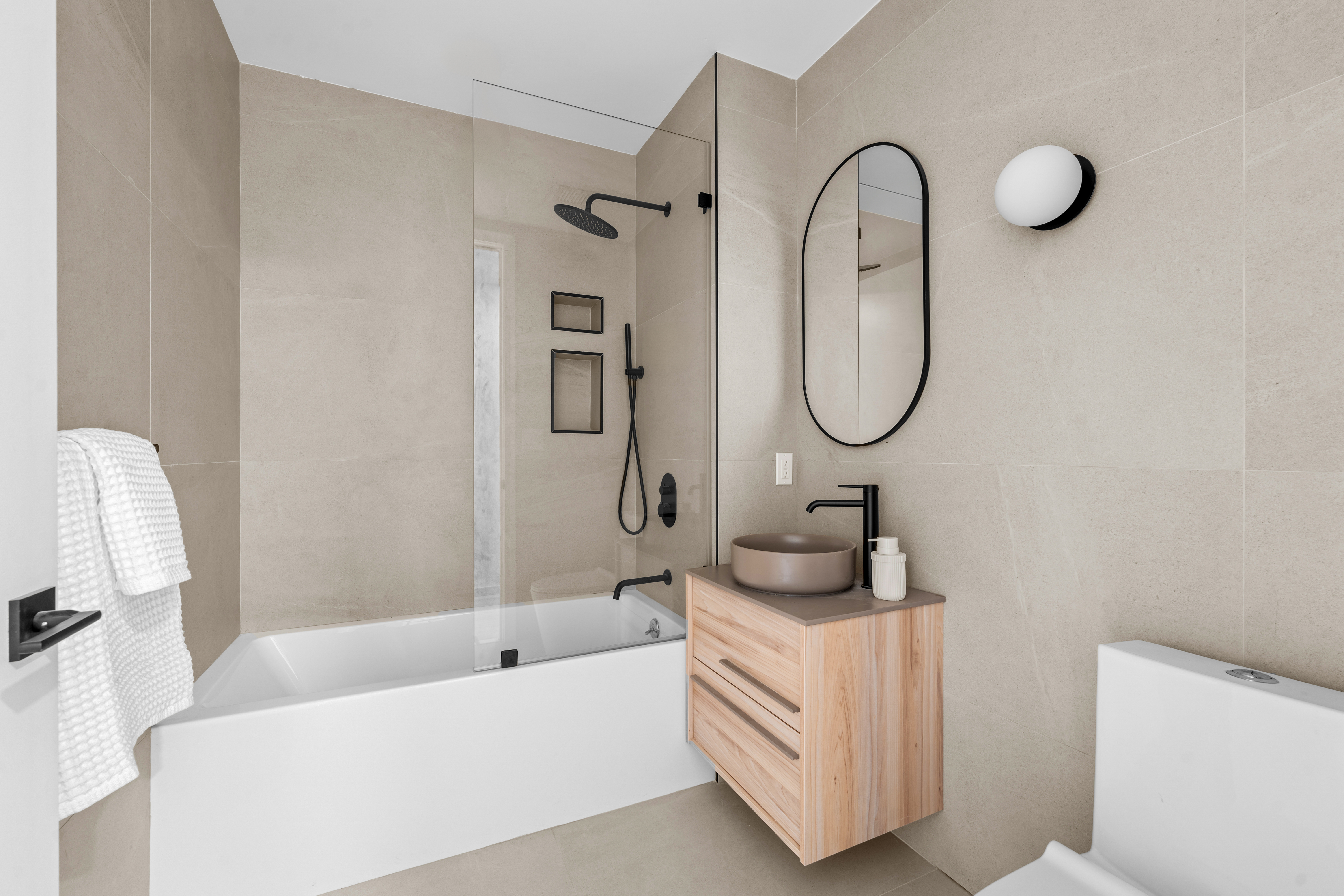 14-35 Broadway Queens, NY 11106 - Photo 17 of 20