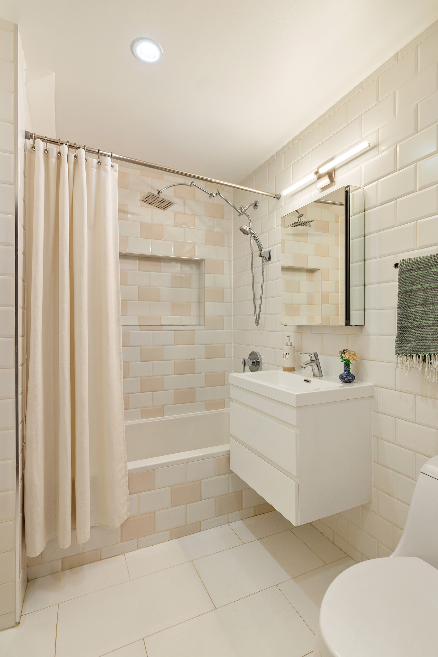 79 Clay Street, Unit 4F Brooklyn, NY 11222 - Photo 6 of 9 Gallery Image 6