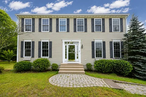 $839,000 | 5 Bay Farm Lane, Grafton, MA 01560