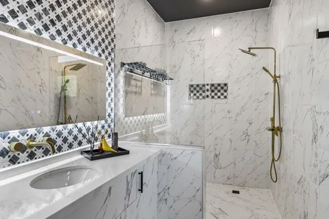 $1,999,990 | 5824 Woodland Hills Drive, Nashville, TN 37211