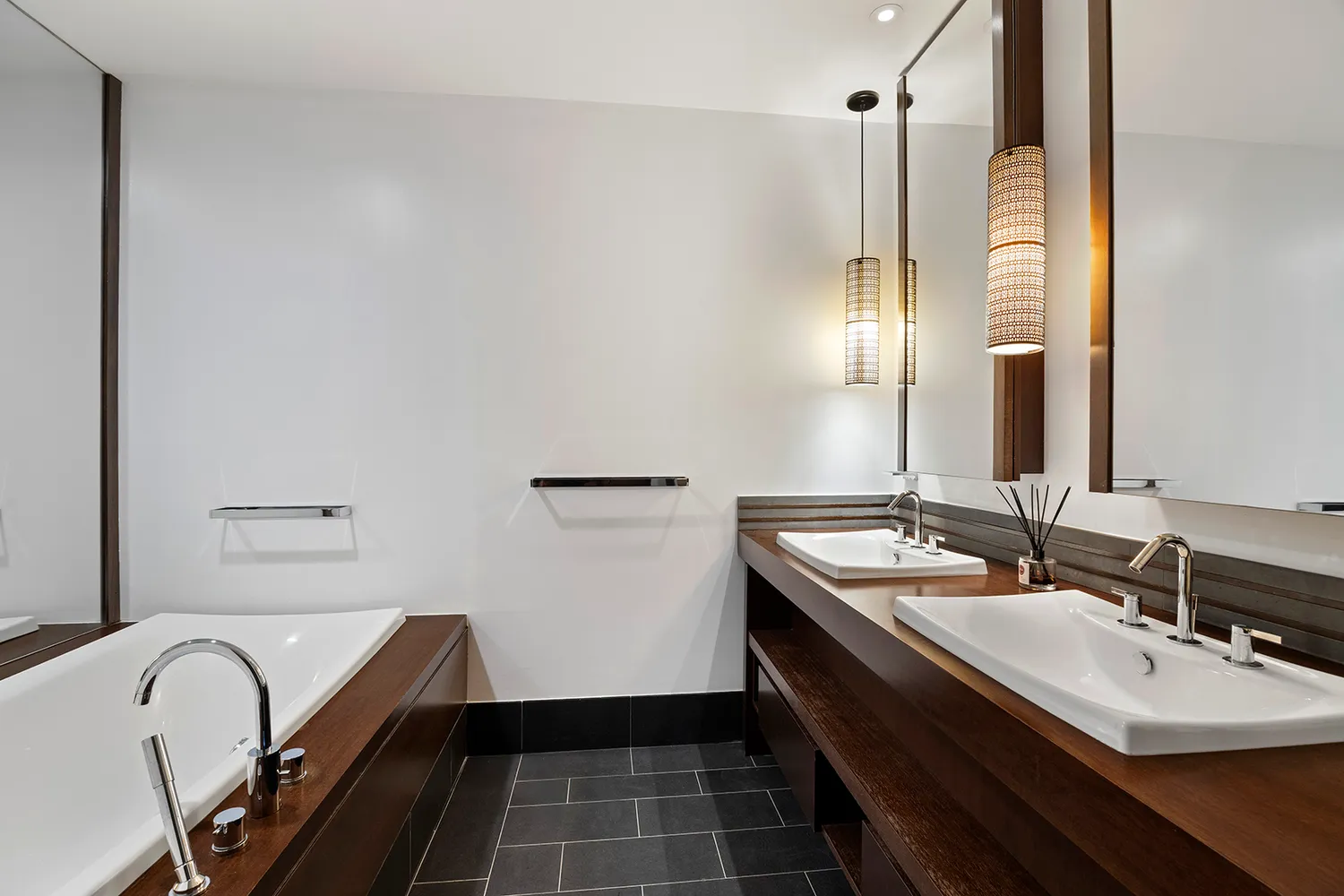 $1,295,000 | 40 Broad Street, Unit 15B | Financial District