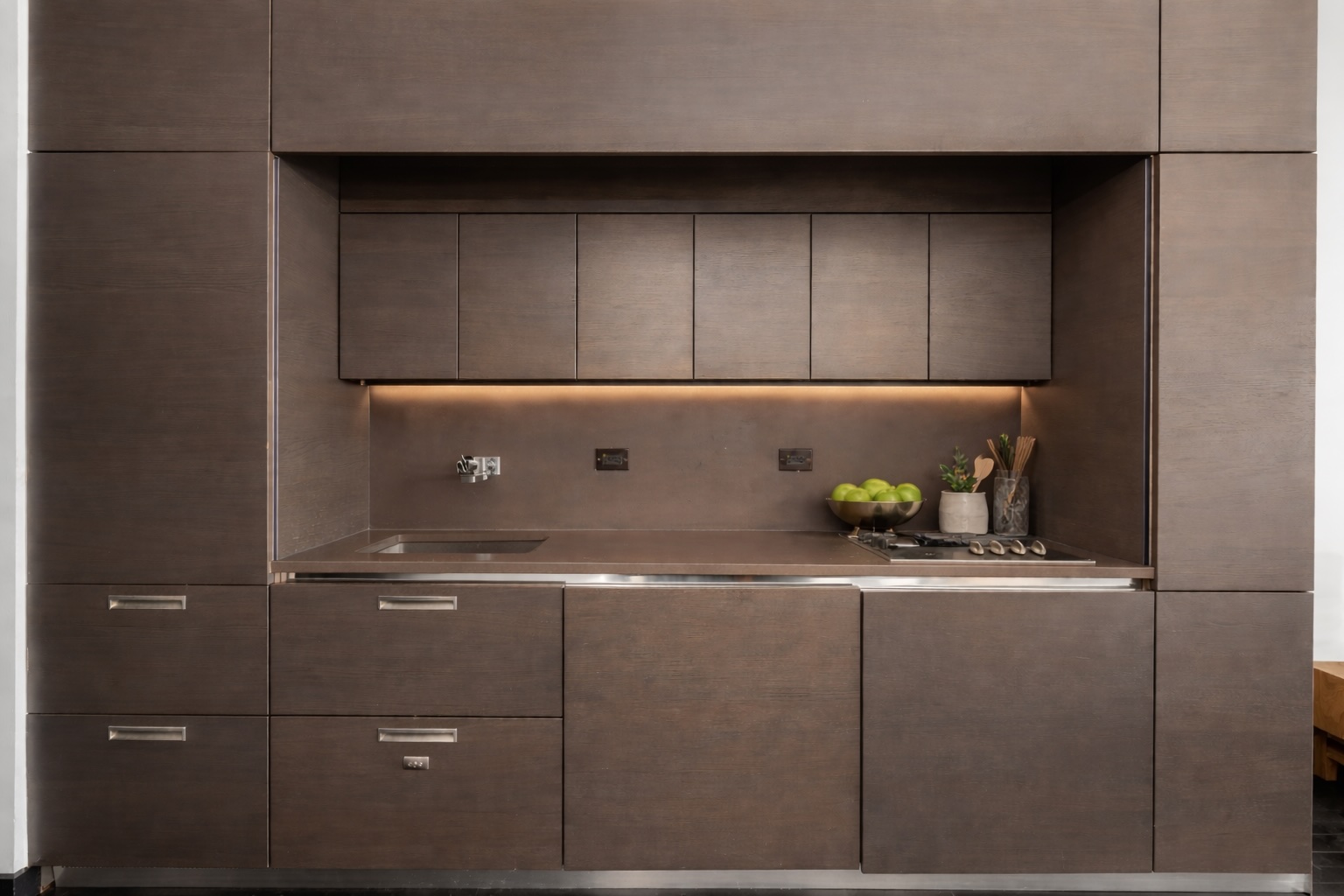 20 Pine Street, Unit 2410 Manhattan, NY 10005 - Photo 3 of 6 a close view of cabinet