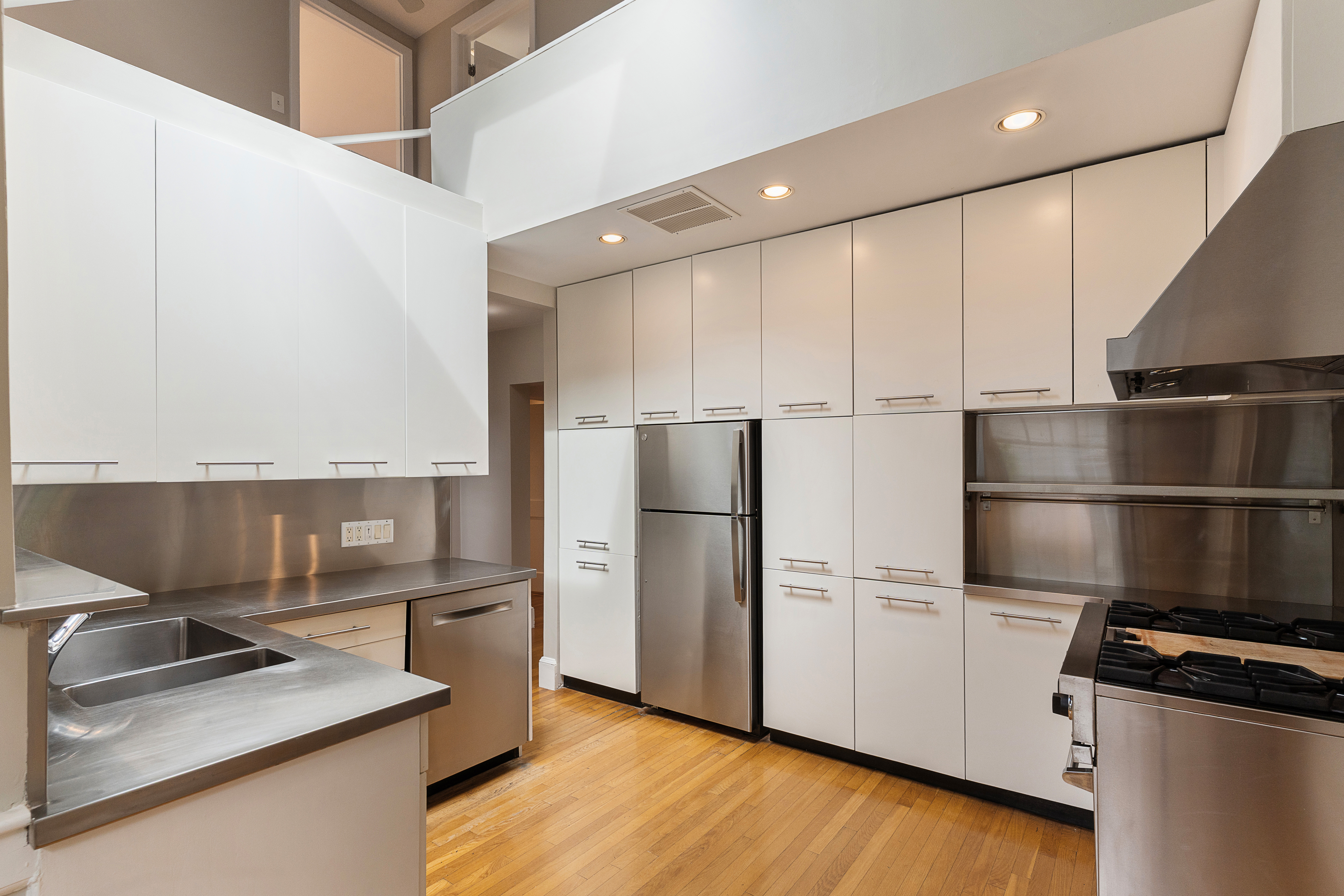 86-88 Grozier Road Cambridge, MA 02138 - Photo 3 of 12 Gallery Image 3