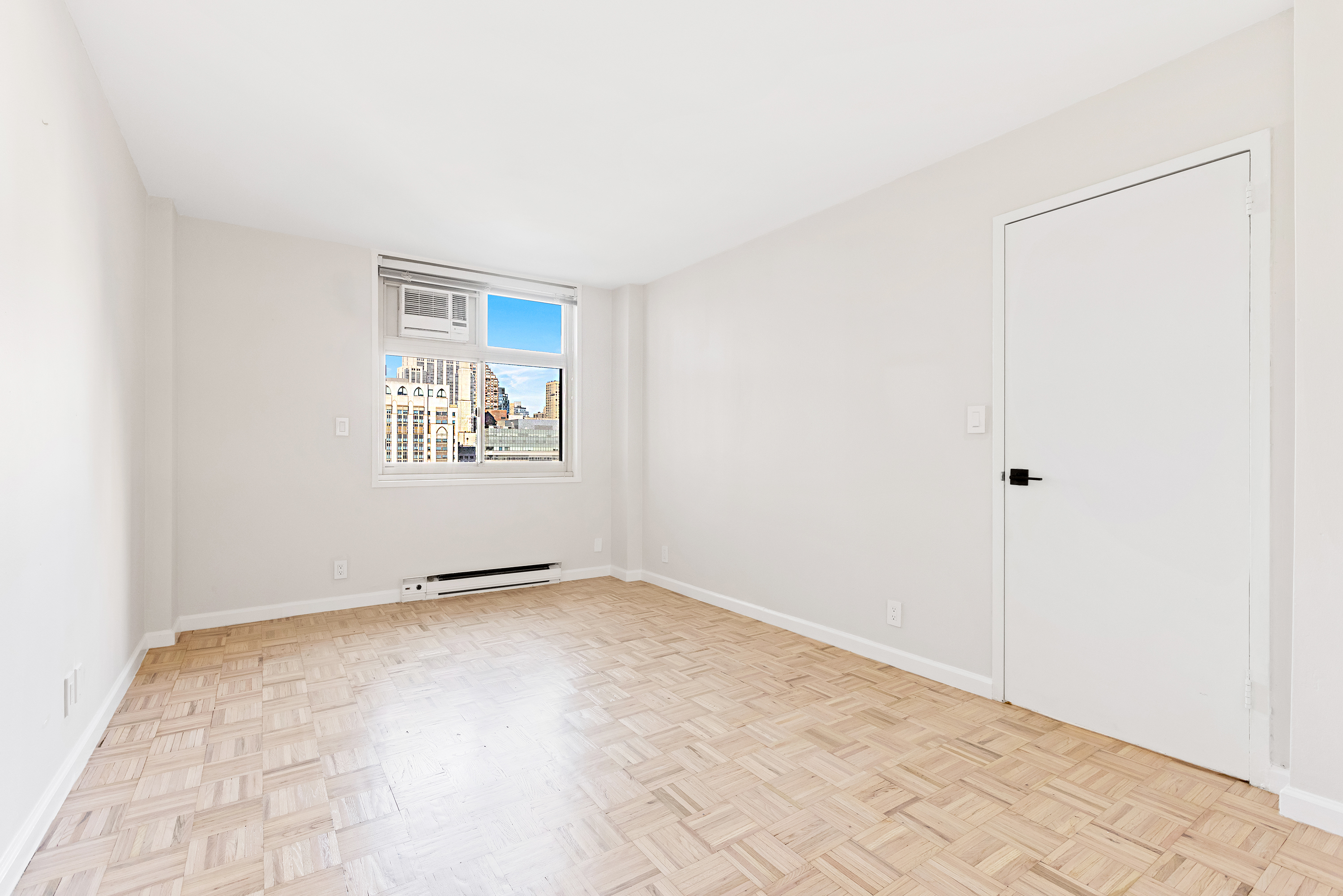 555 Main Street, Unit 1315 Manhattan, NY 10044 - Photo 2 of 15
