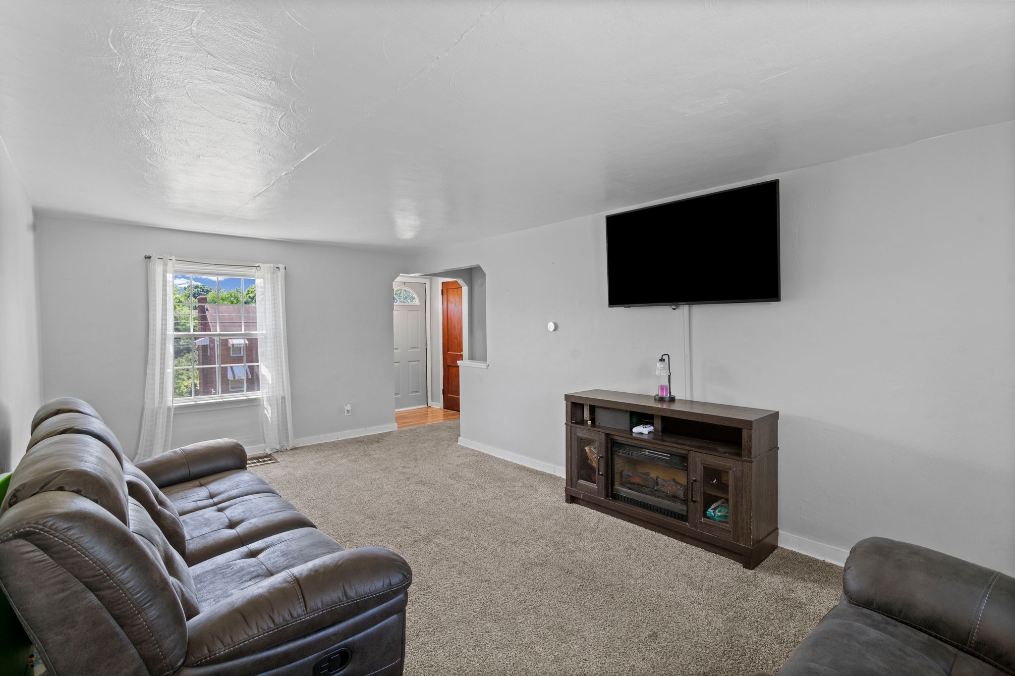 40 Tanager Drive McKees Rocks, PA 15136 - Photo 4 of 29