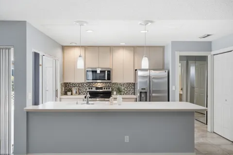 $355,000 | 10701 Chapman Oak Court, Palm Beach Gardens, FL 33410