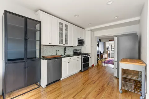 $2,095,000 | 90 Pioneer Street | Red Hook