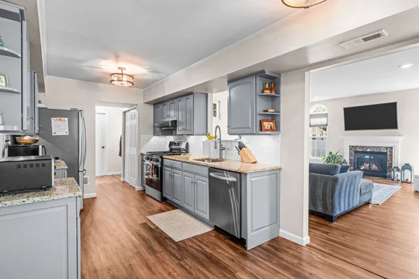 $570,000 | 3 Luray Lane, Marlton, NJ 08053