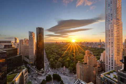 $4,250,000 | 301 West 57th Street, Unit 36C | Hell's Kitchen