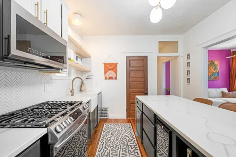 $790,000 | 124 O Street, Unit 2, South Boston, MA 02127