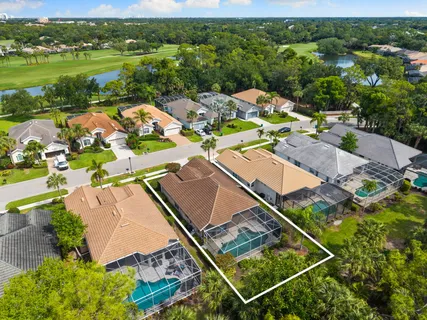 $995,000 | 1717 Winding Oaks Way, Naples, FL 34109