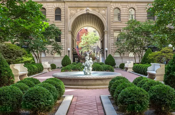 $8,500,000 | 390 West End Avenue, Unit 11C | Upper West Side