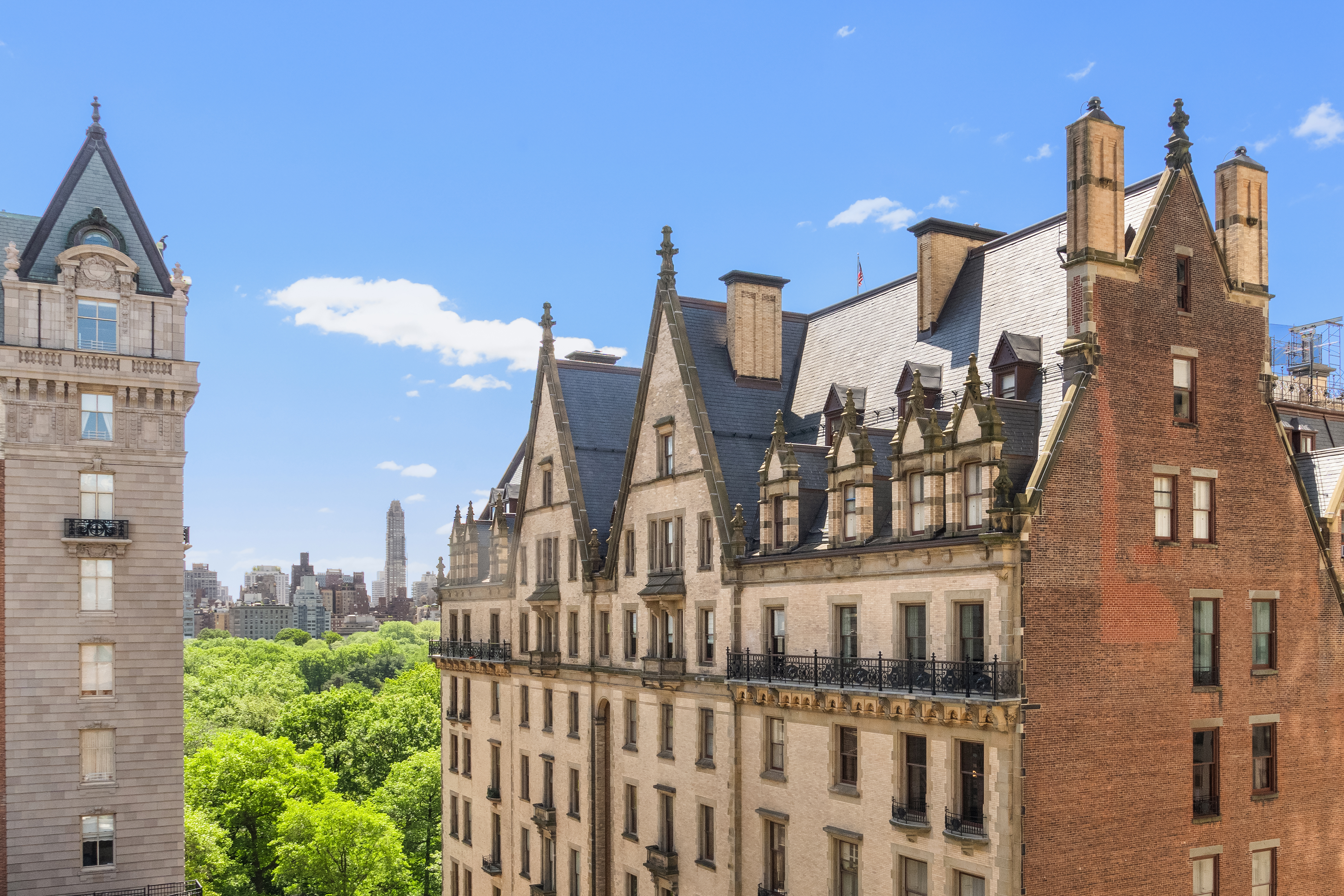 23 West 73rd Street, Unit 1001 Manhattan, NY 10023 - Photo 4 of 14 a view of a large building with a street