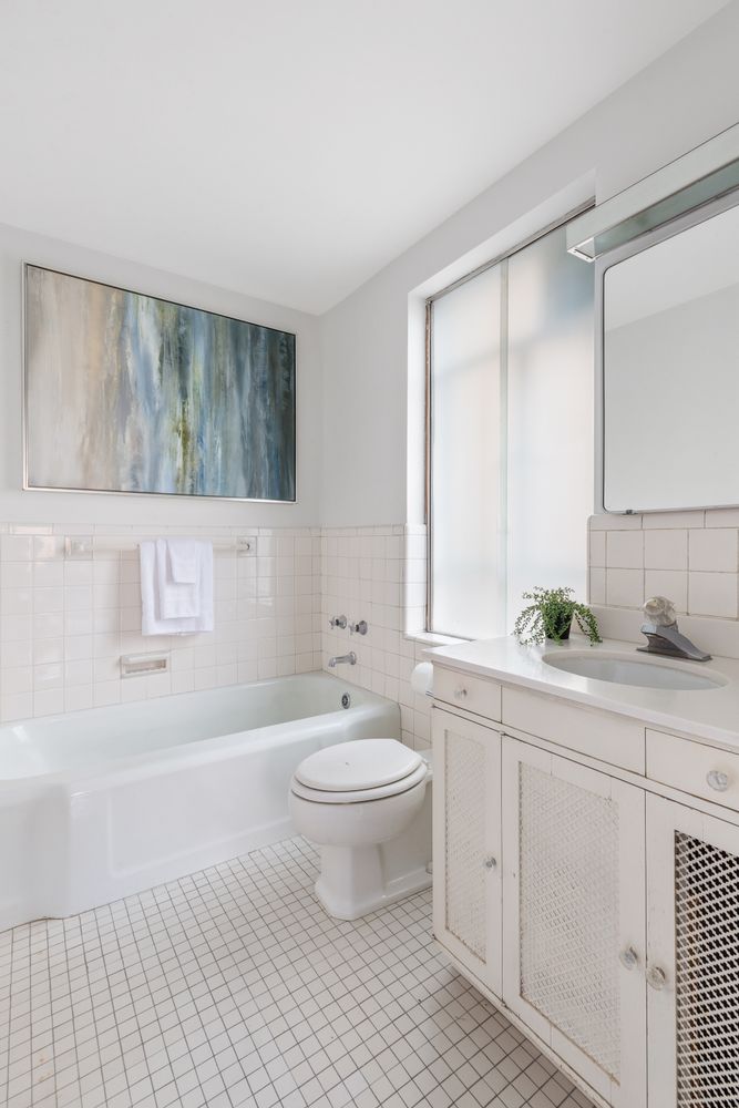 $4,400,000 | 880 5th Avenue, Unit 5F | Lenox Hill