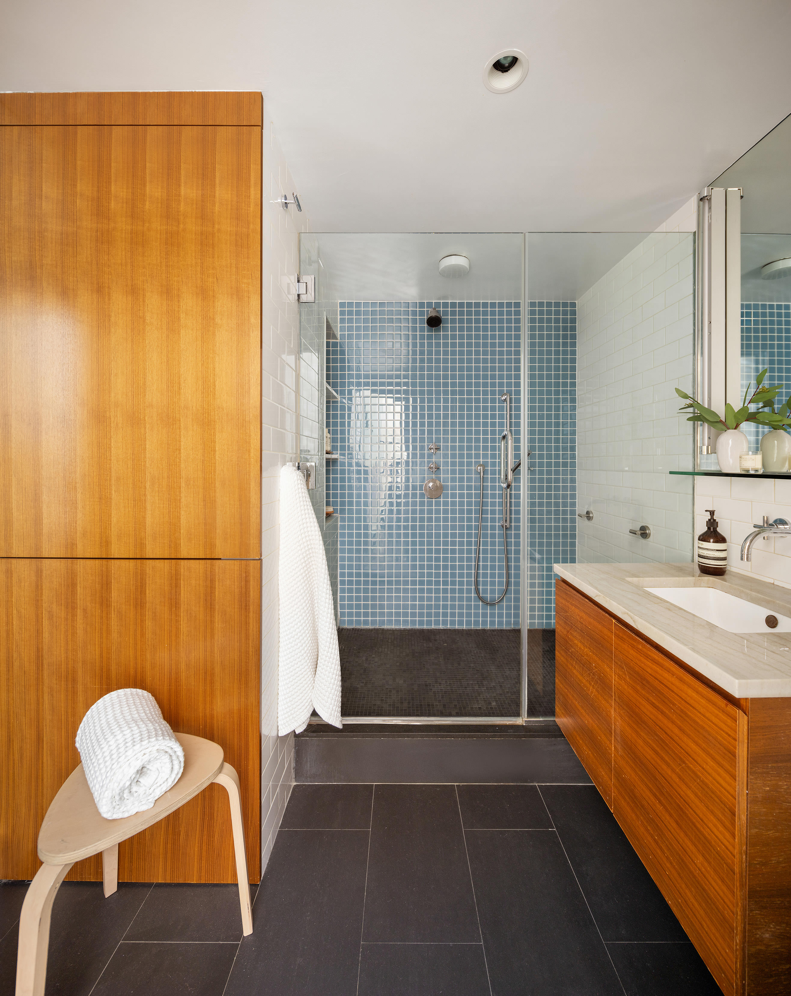 130 Barrow Street, Unit 411 Manhattan, NY 10014 - Photo 7 of 13