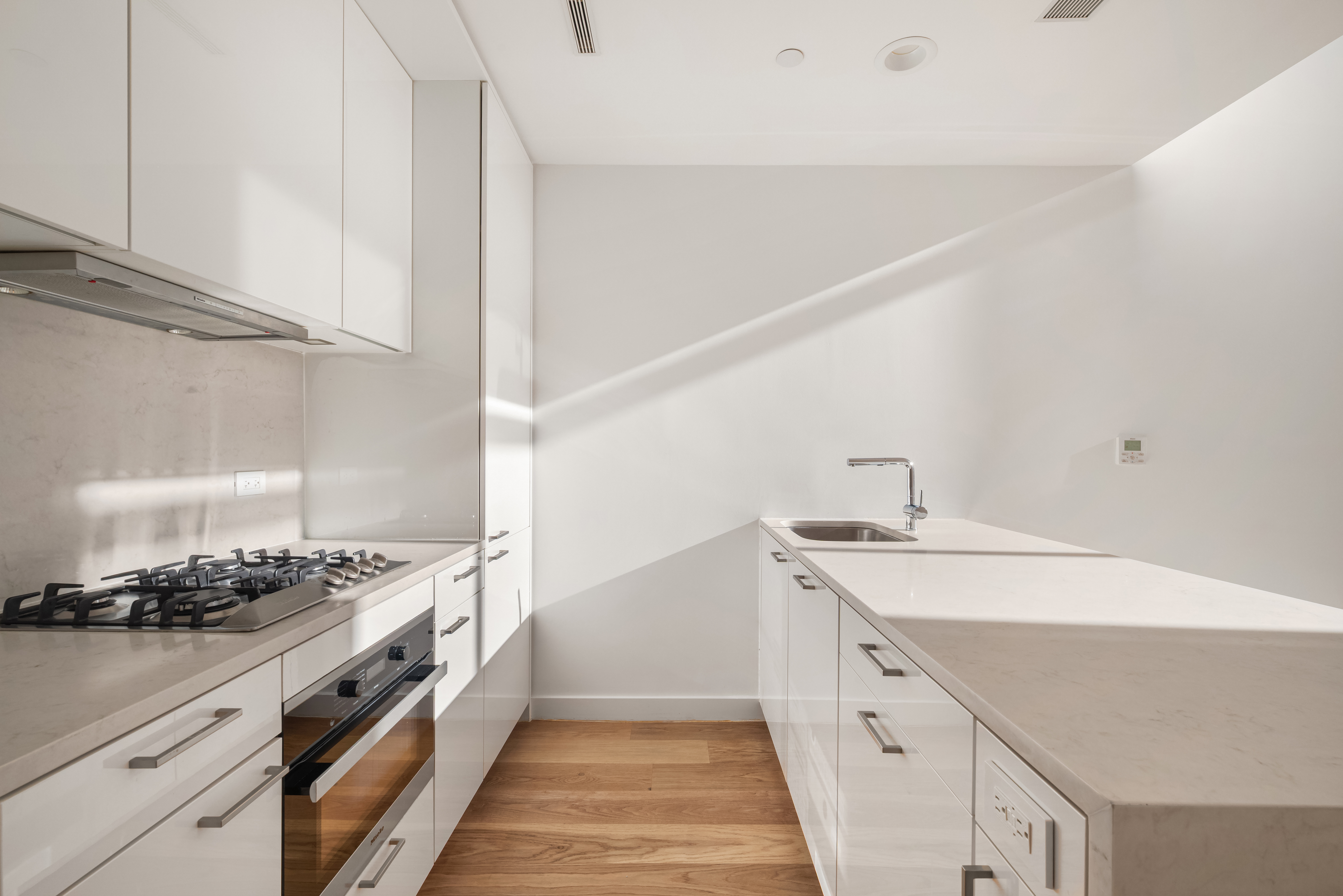 301 East 61st Street, Unit 5D Manhattan, NY 10065 - Photo 7 of 12