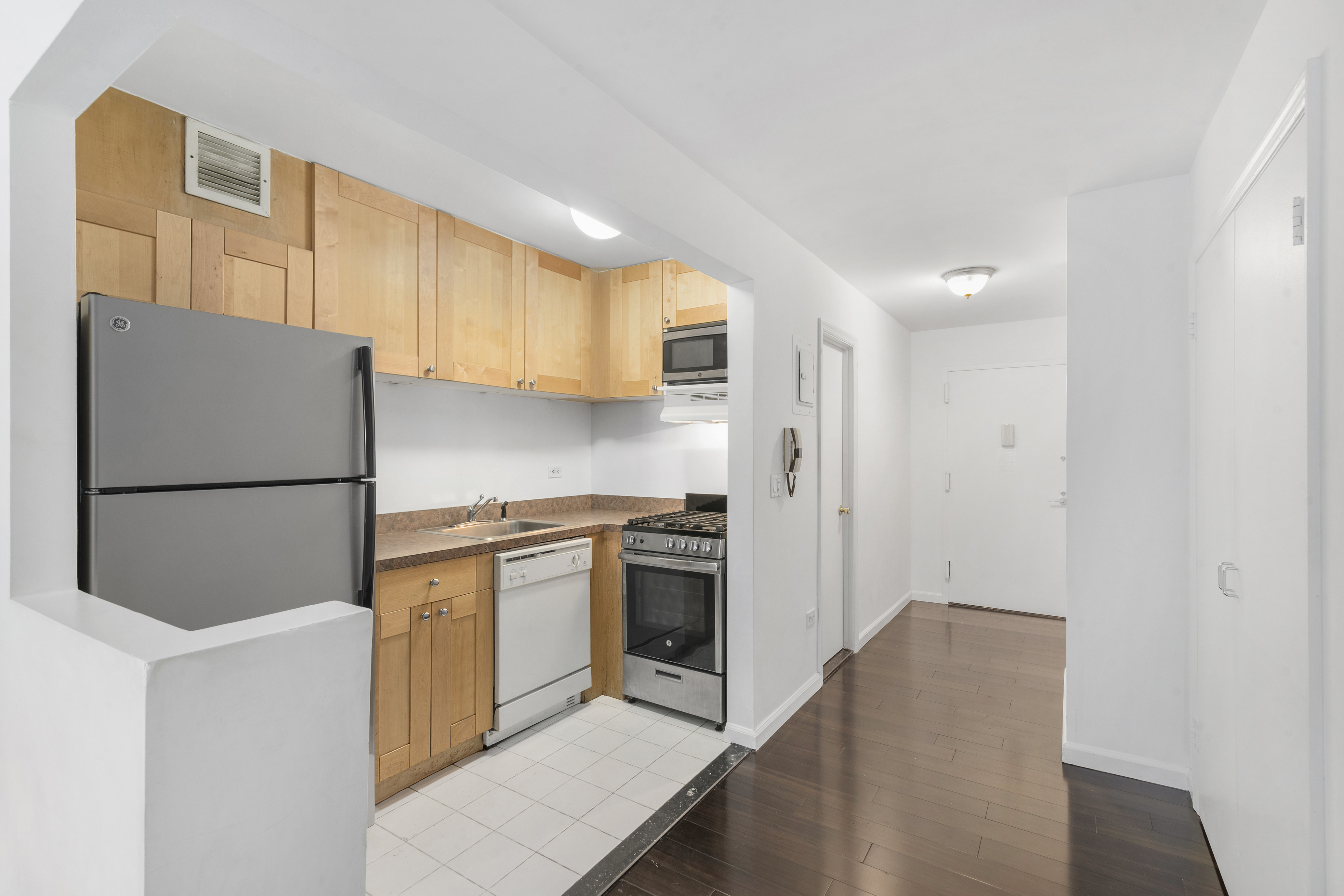 222 West 14th Street, Unit 3J Manhattan, NY 10011 - Photo 7 of 10