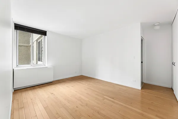 $6,000 | 220 East 65th Street, Unit 8J | Lenox Hill