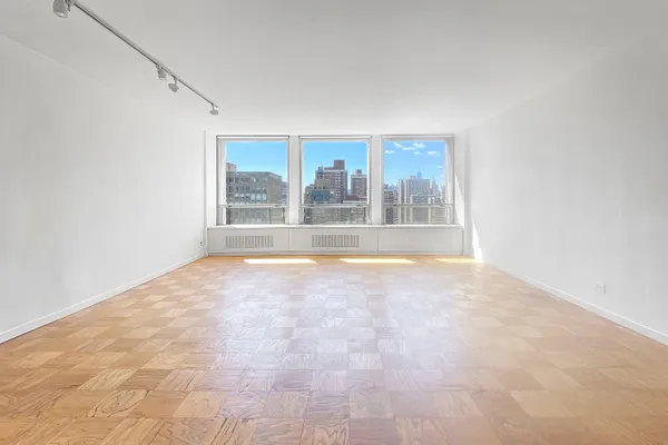 $4,200 | 300 East 33rd Street, Unit 19A | Kips Bay