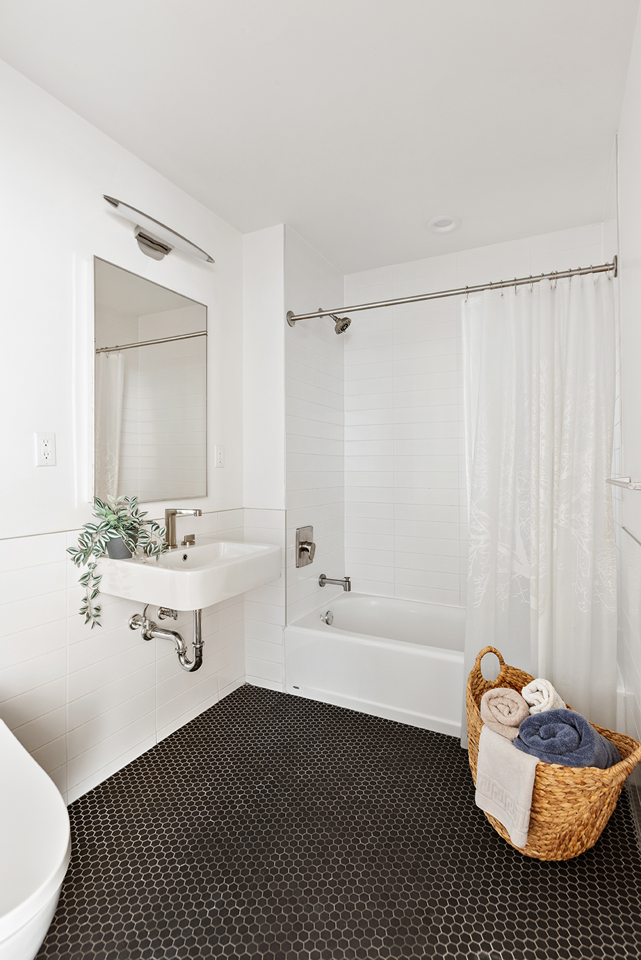 318 Knickerbocker Avenue, Unit 2J Brooklyn, NY 11237 - Photo 5 of 8