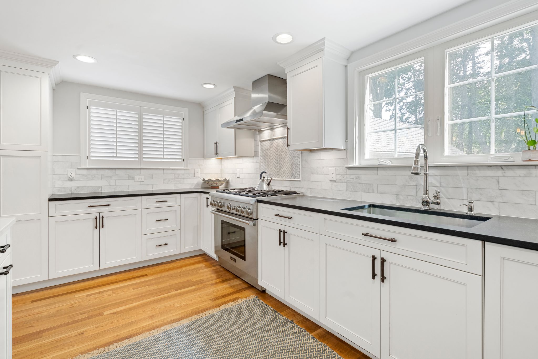 8 Andrews Road Milton, MA 02186 - Photo 29 of 50