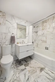 $1,550,000 | 860 United Nations Plaza, Unit 16G | Midtown East