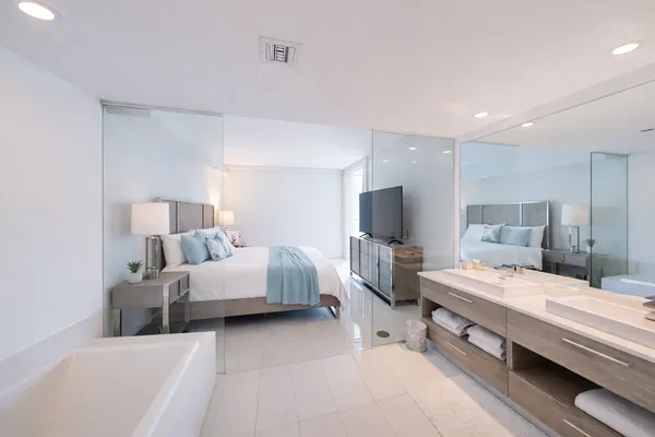 $889,000 | 650 Northeast 32nd Street, Unit 2005, Miami, FL 33137