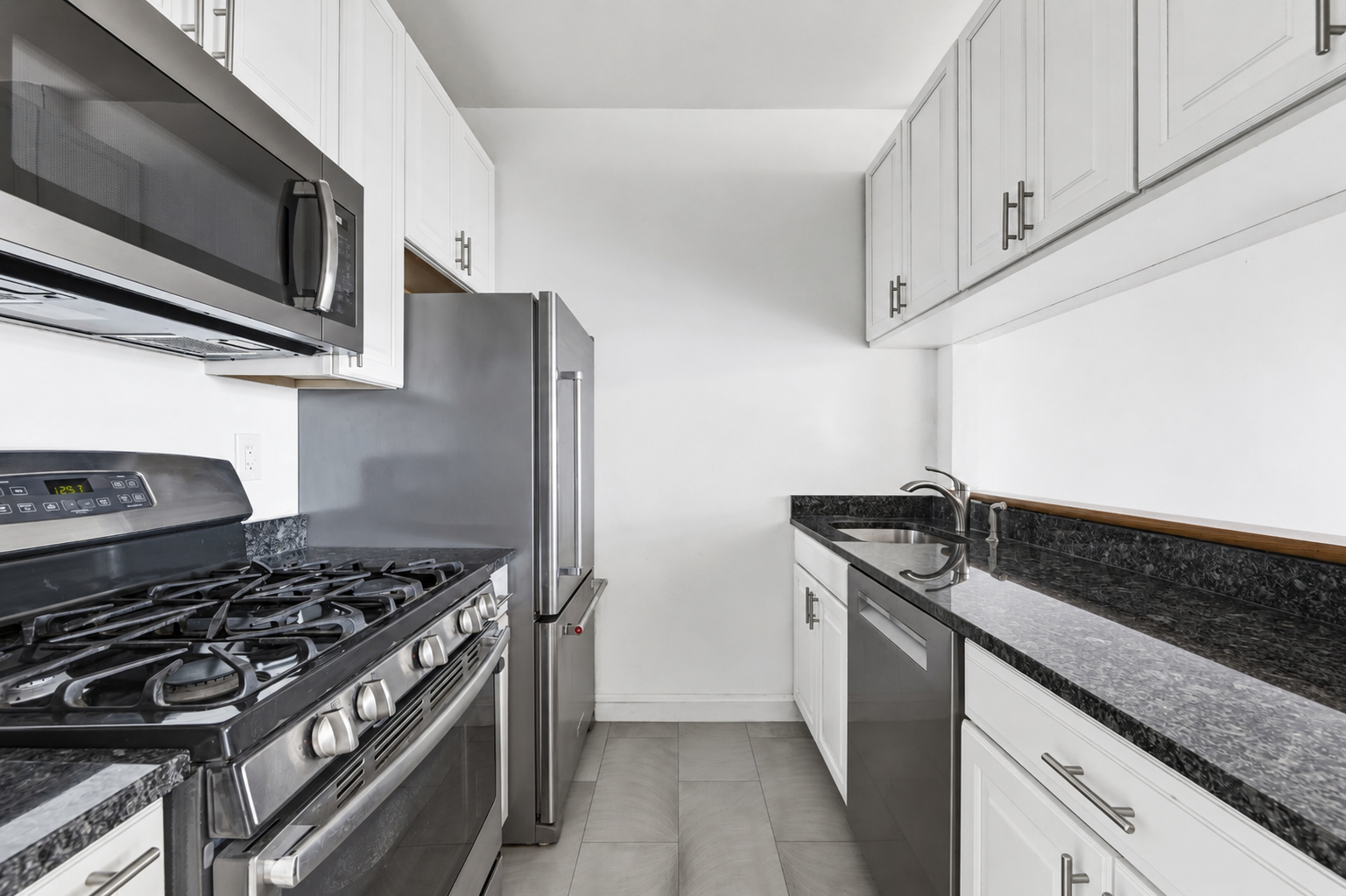 188 East 64th Street, Unit 2104 Manhattan, NY 10065 - Photo 3 of 12