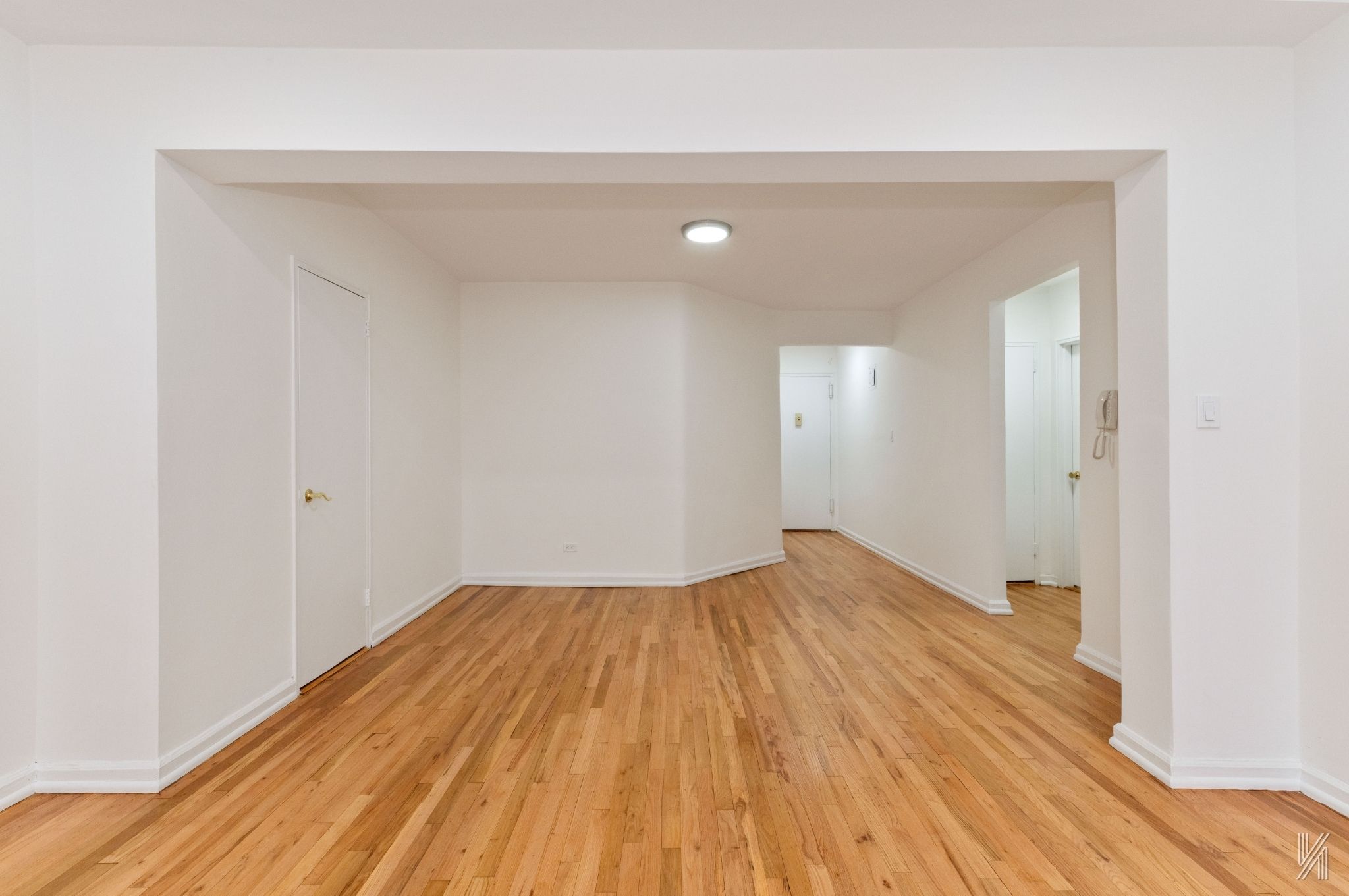 79-10 34th Avenue, Unit 4U Queens, NY 11372 - Photo 6 of 24