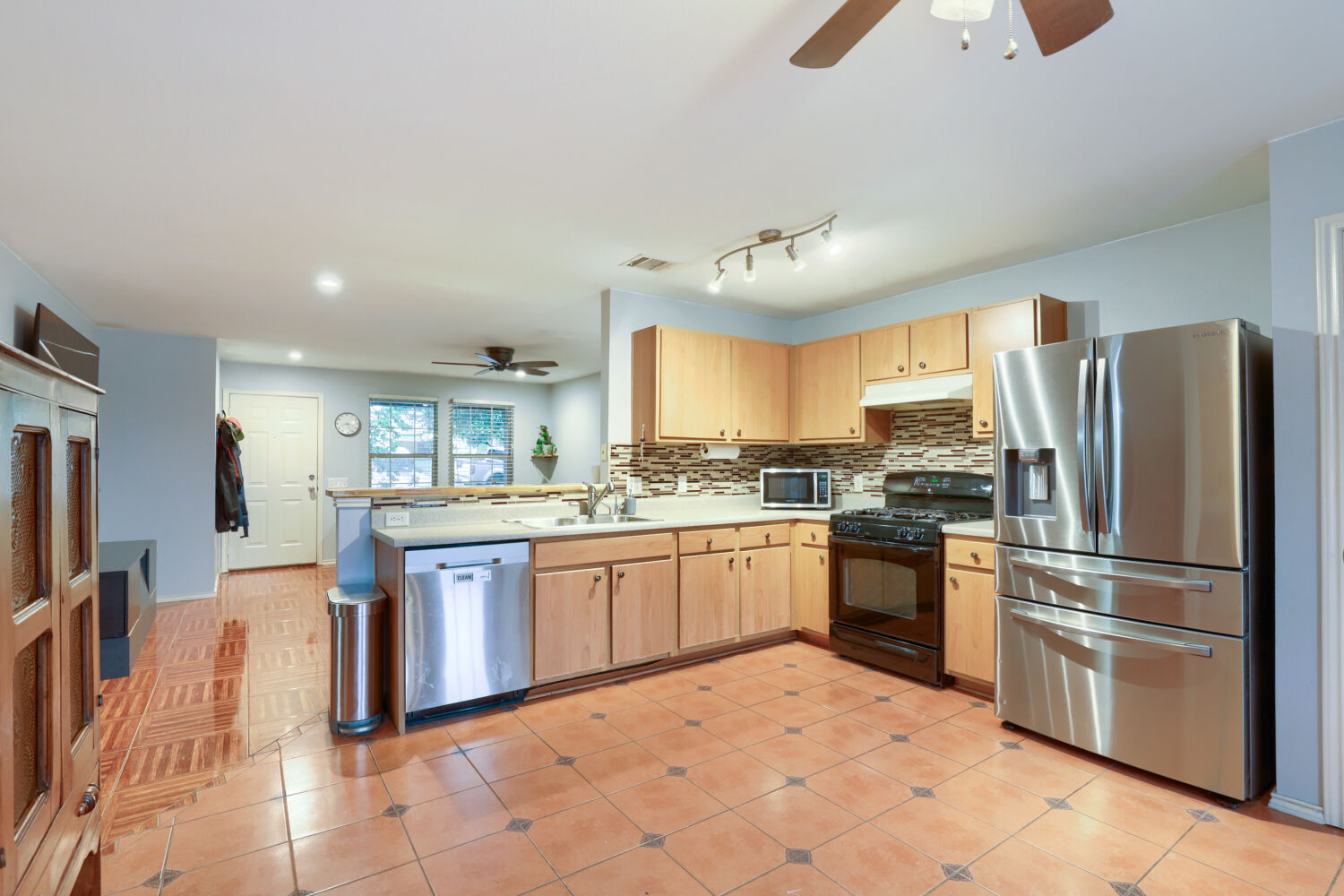 11401 Briarcreek Loop Manor, TX 78653 - Photo 9 of 17