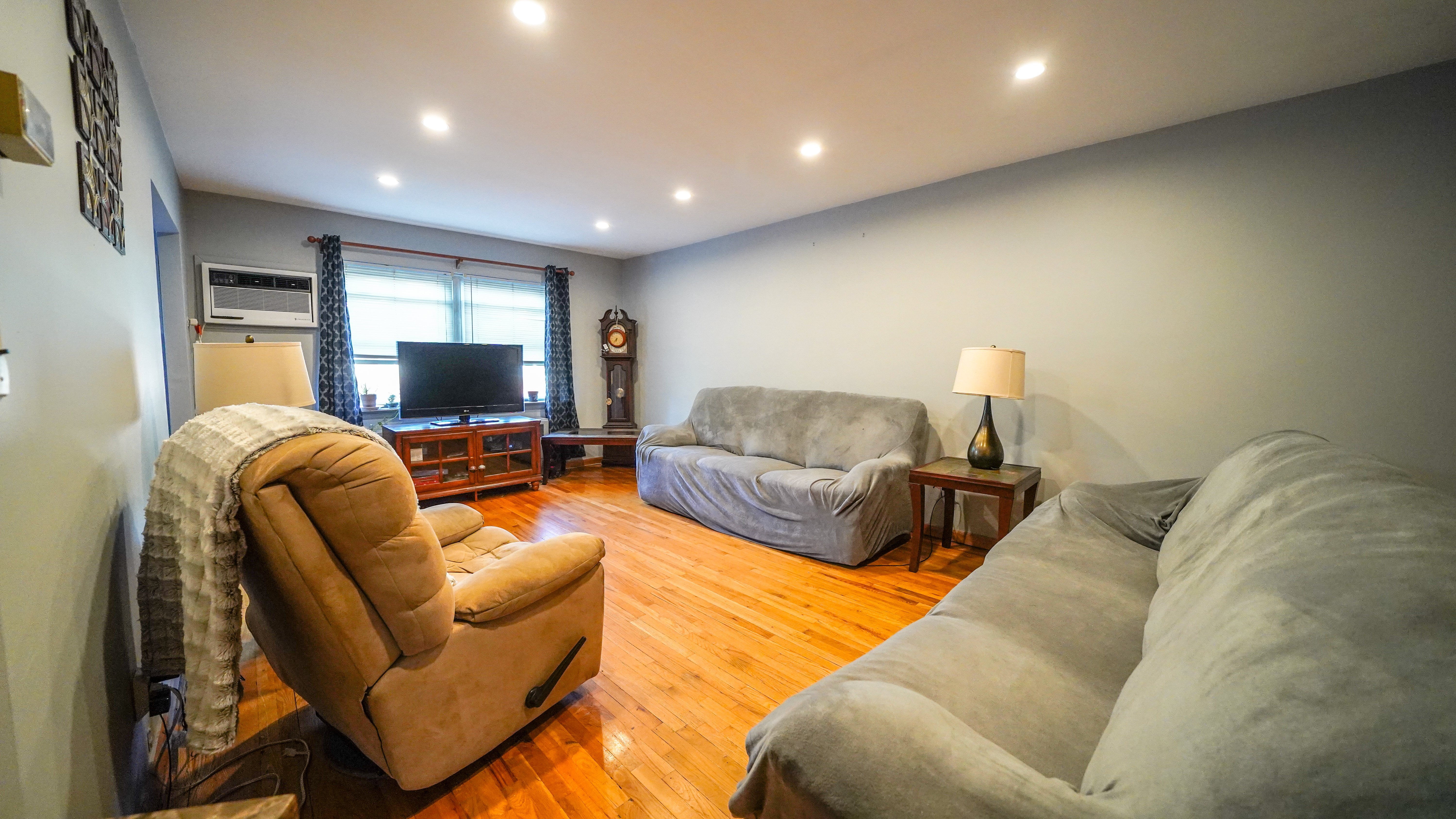 41-20 210th Street Queens, NY 11361 - Photo 5 of 44