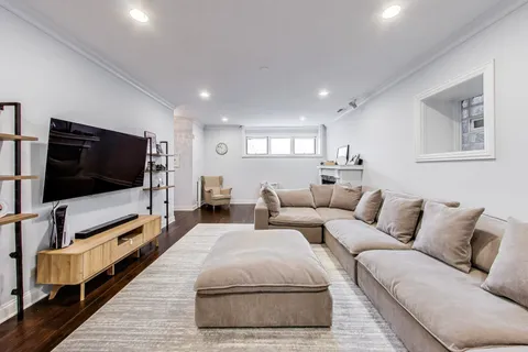 $715,000 | 2510 West Iowa Street, Unit 1, Chicago, IL 60622