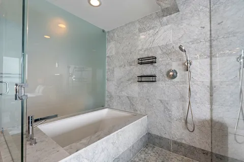 $6,100 | 3131 Northeast 7th Avenue, Unit 2402, Miami, FL 33137
