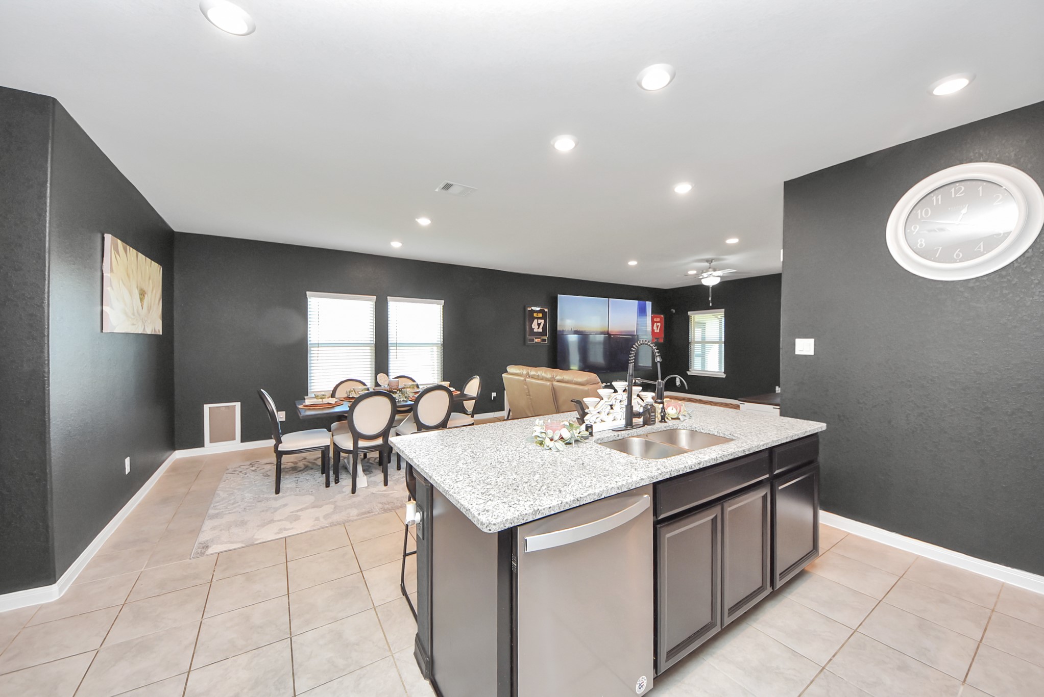 930 Pismo Lane Rosharon, TX 77583 - Photo 5 of 29 Gallery Image 5