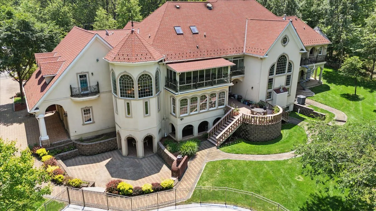 $3,945,000 | 115 Skyline Drive, Watchung, NJ 07069