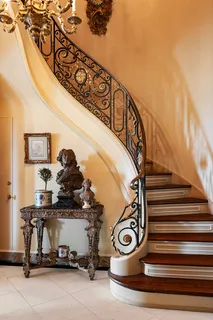 a view of entryway with a front door