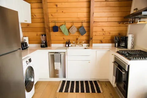 $735,000 | 40057 Highland Lane, Big Bear Lake, CA 92315